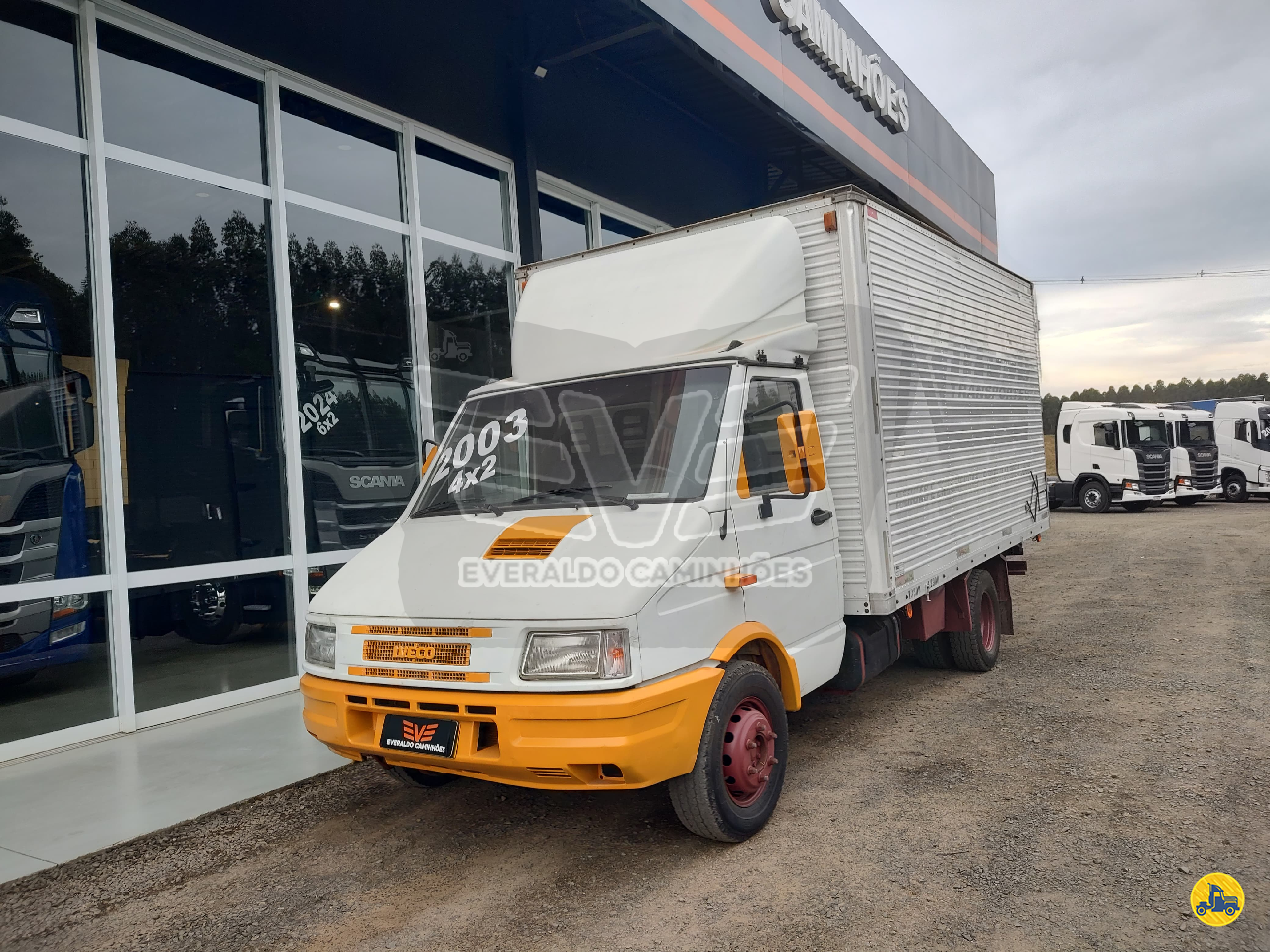 CAMINHAO IVECO DAILY 59-12 Baú Furgão 3/4 4x2 Everaldo Caminhões MOGI GUACU SÃO PAULO SP